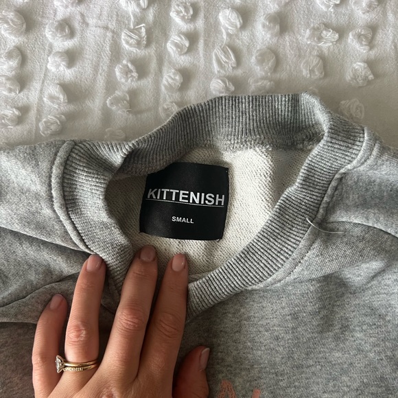 Kittenish Gray Crop Pullover - Picture 3 of 3